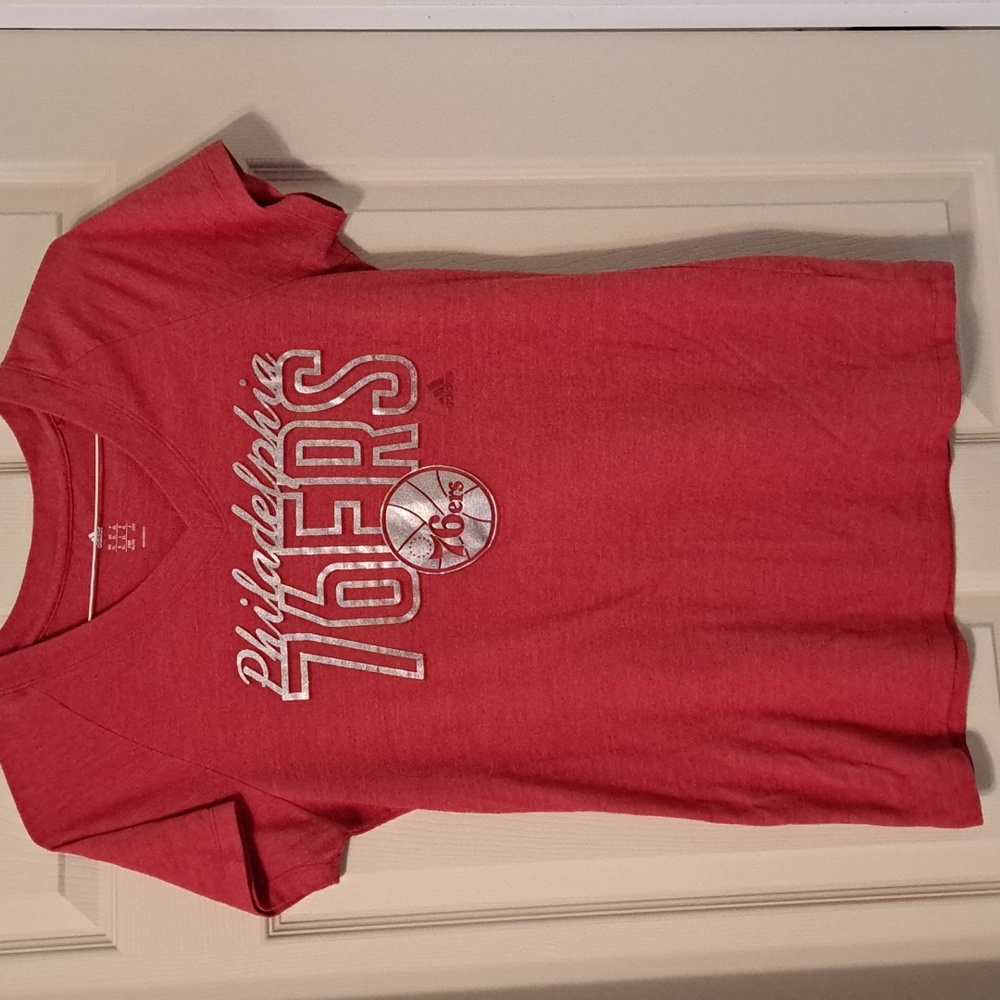 Philadelphia 76ers Women's t-shirt   sz XL